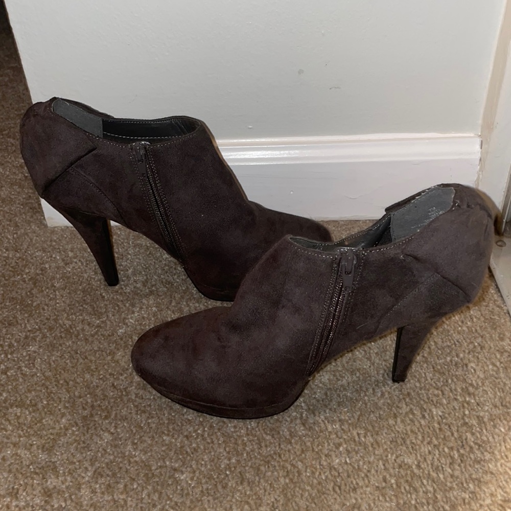 Womens Closed Toe Suede Heels